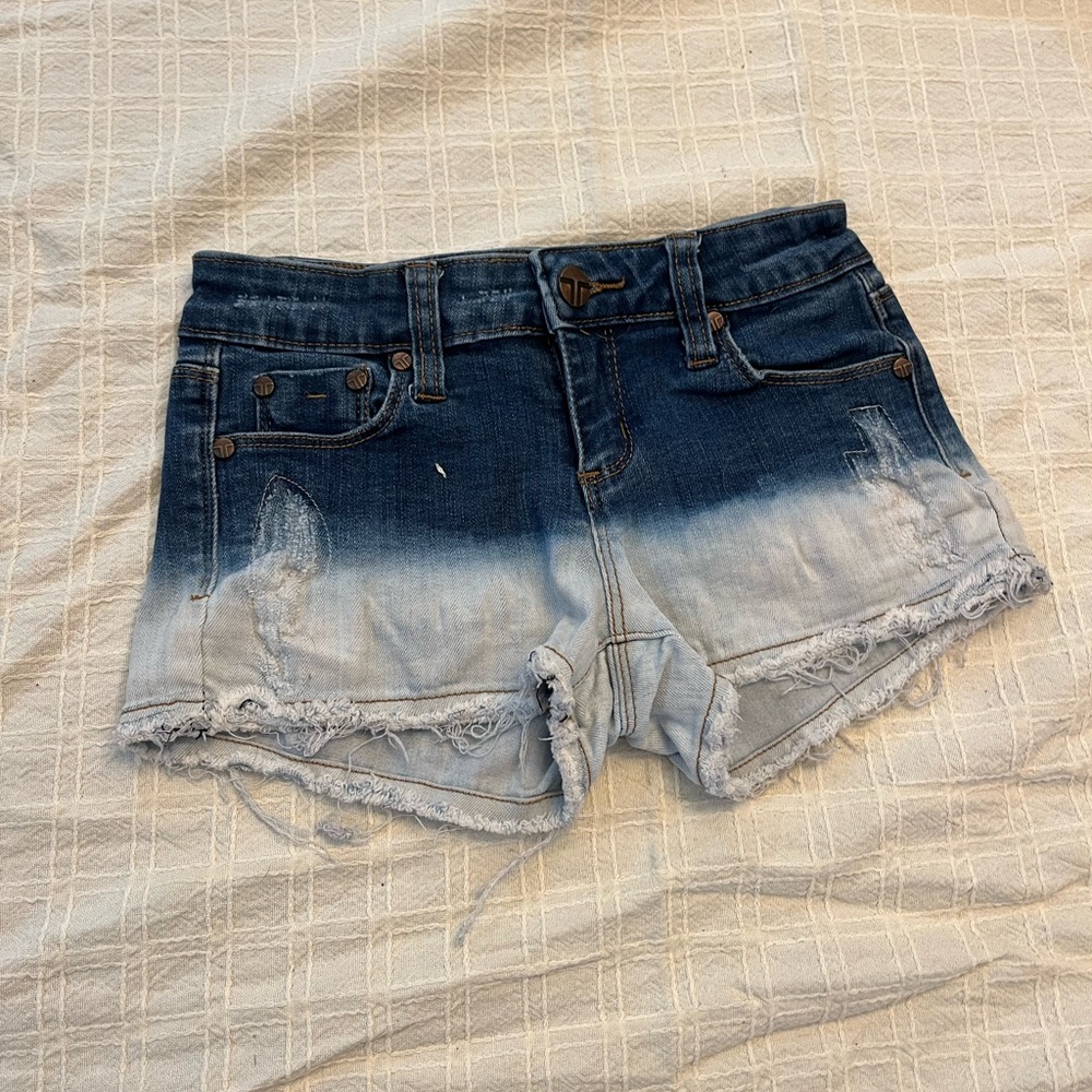 Tractr Blue and White Gradient Shorts